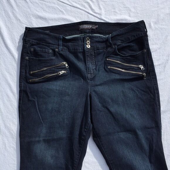 Dark Wash Jeans Zippers Size 24S Torrid Premium Jegging - Picture 2 of 10
